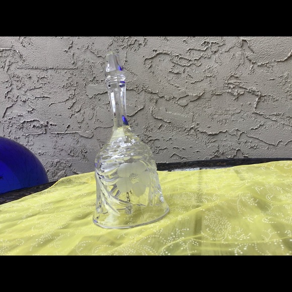 PRETTY CRYSTAL BELL - Picture 3 of 5